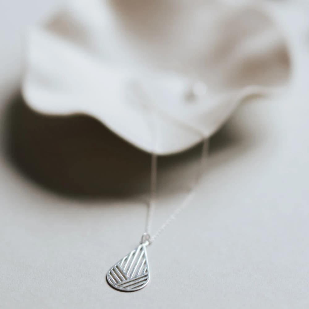 Tilda Zeitlos | Nachhaltige Halsketten | Tropfen Halskette